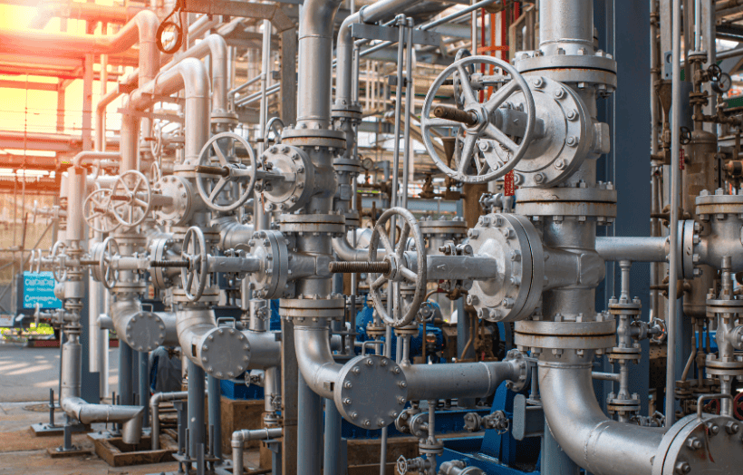 petrochemical-valves-technician-inspecting-valve-in-chemical-processing-plant-for-precision-and-safety