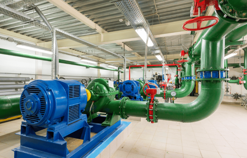 power-station-valves-control-room-monitoring-valve-data-on-energy-grid-through-automated-systems